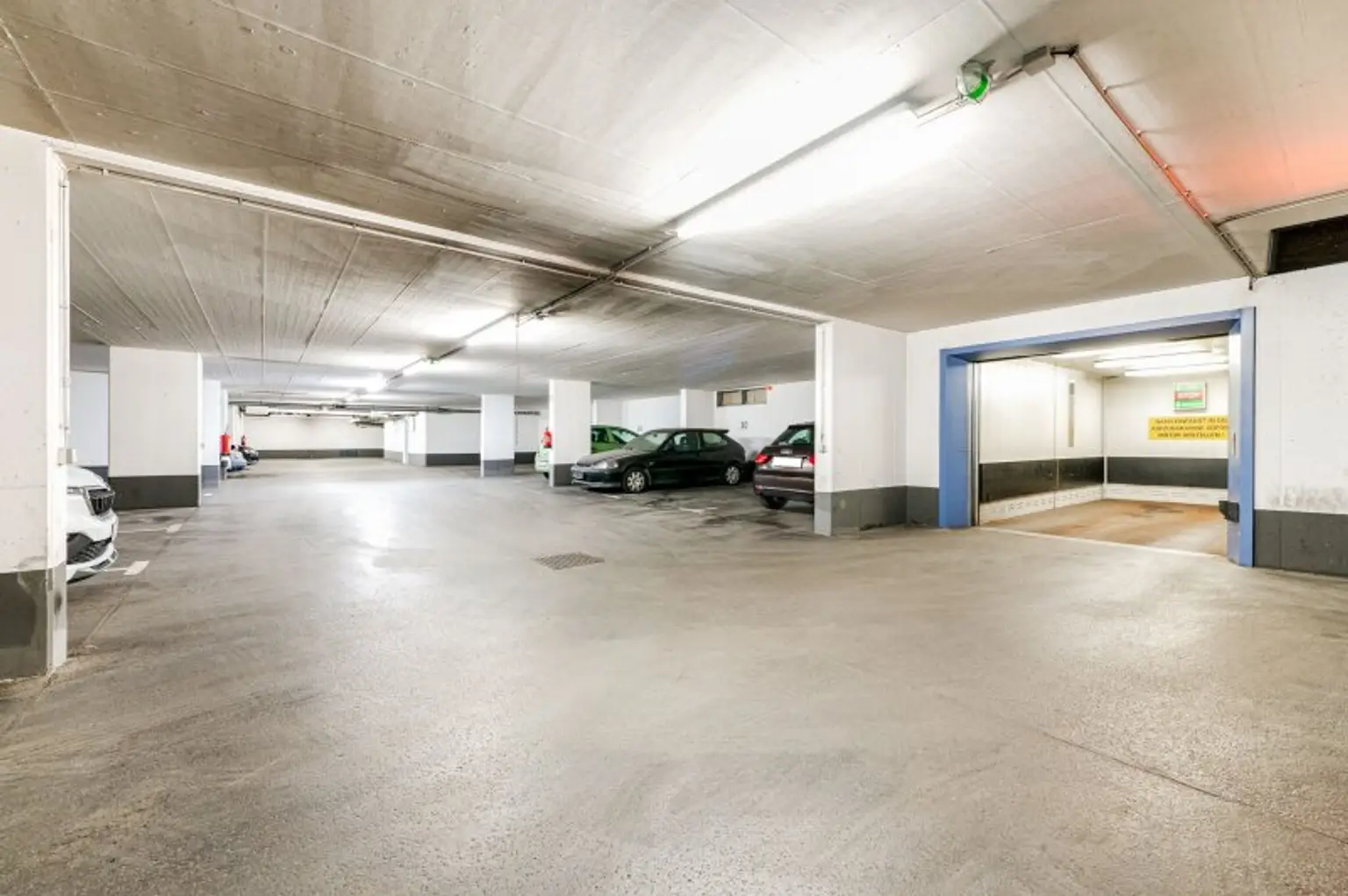 Ab 15. Dezember! Nahe U3! Zentrale 2-Zimmer-Wohnung inkl. Stellplatz zu vermieten!