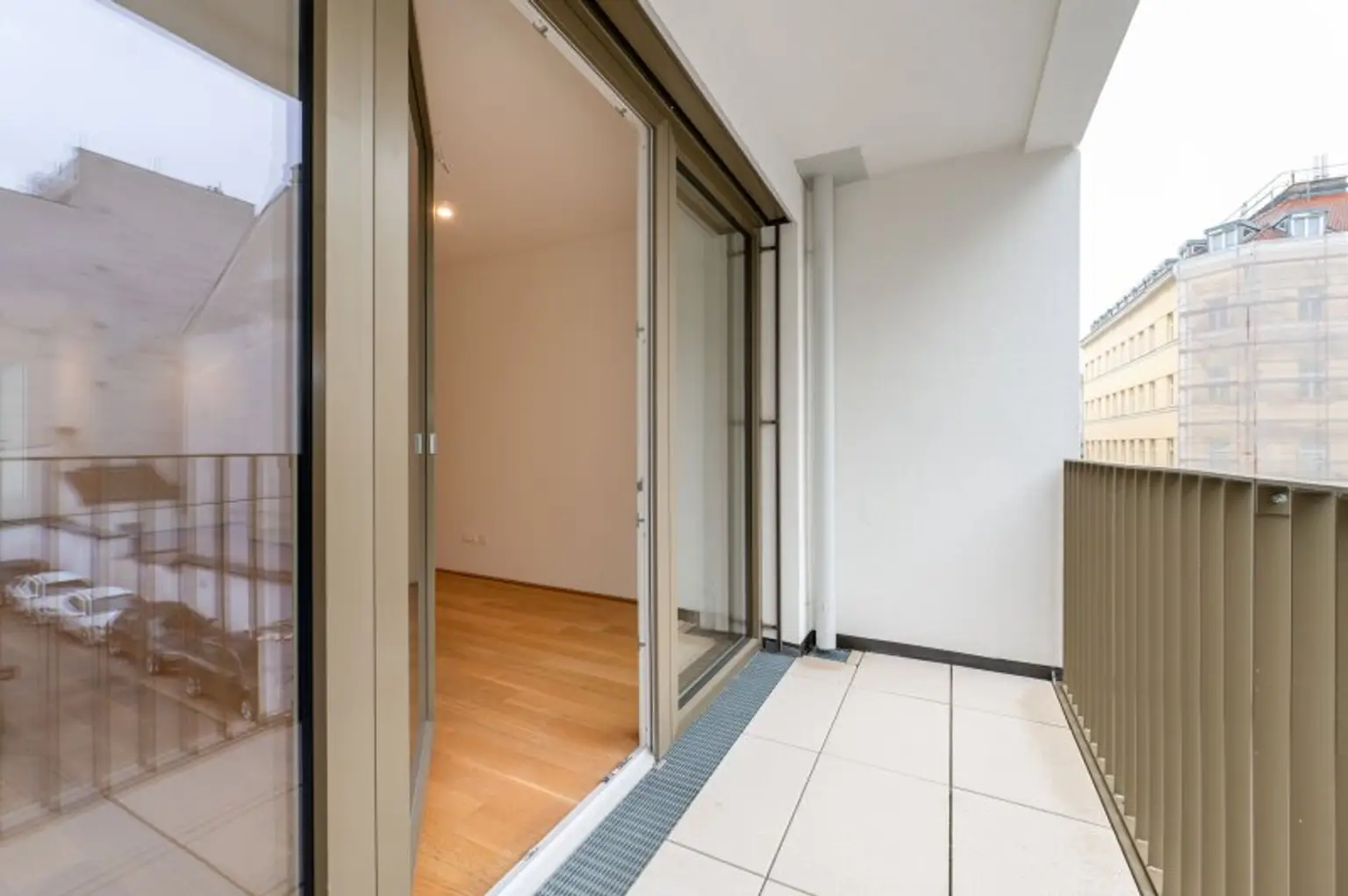 Erstbezug ab Dezember! 2-Zimmer-Loggiawohnung inkl. Stellplatz und Garten zu vermieten!