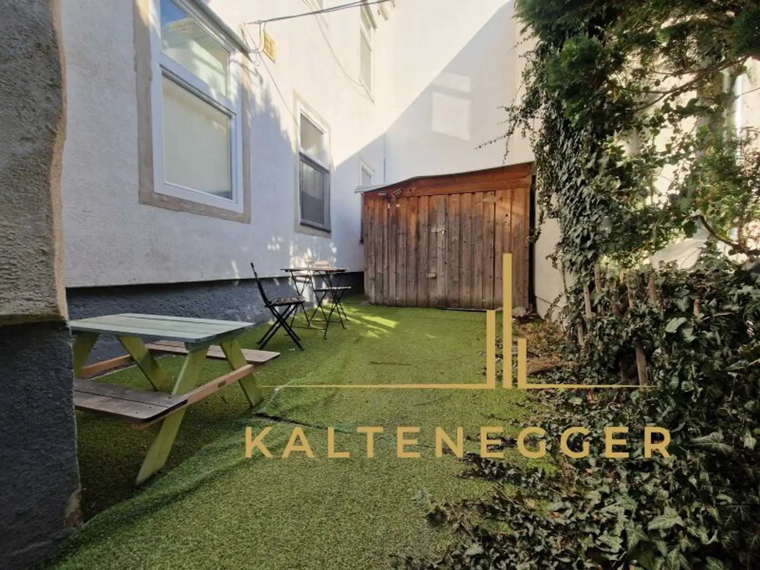 zur Wohnung dazu gehörender Garten im Hof ca. 30 m²