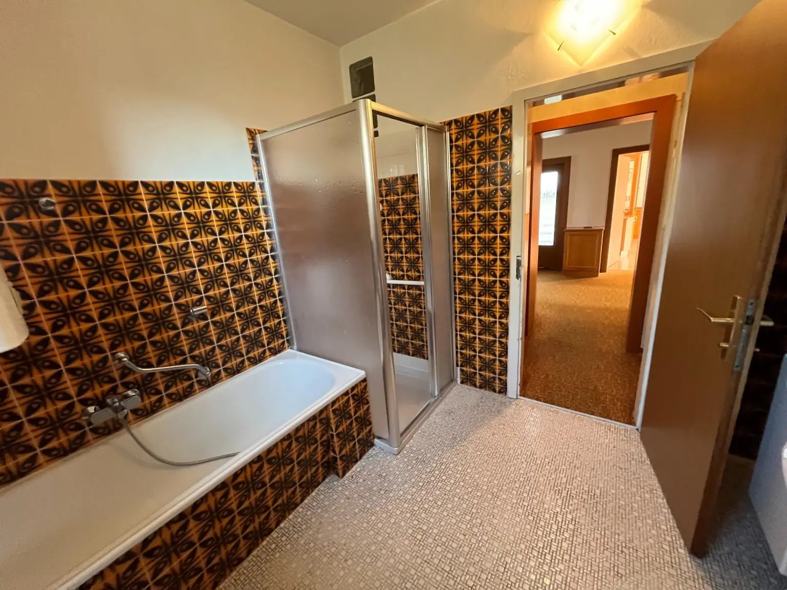 Erdgeschoss - Badezimmer