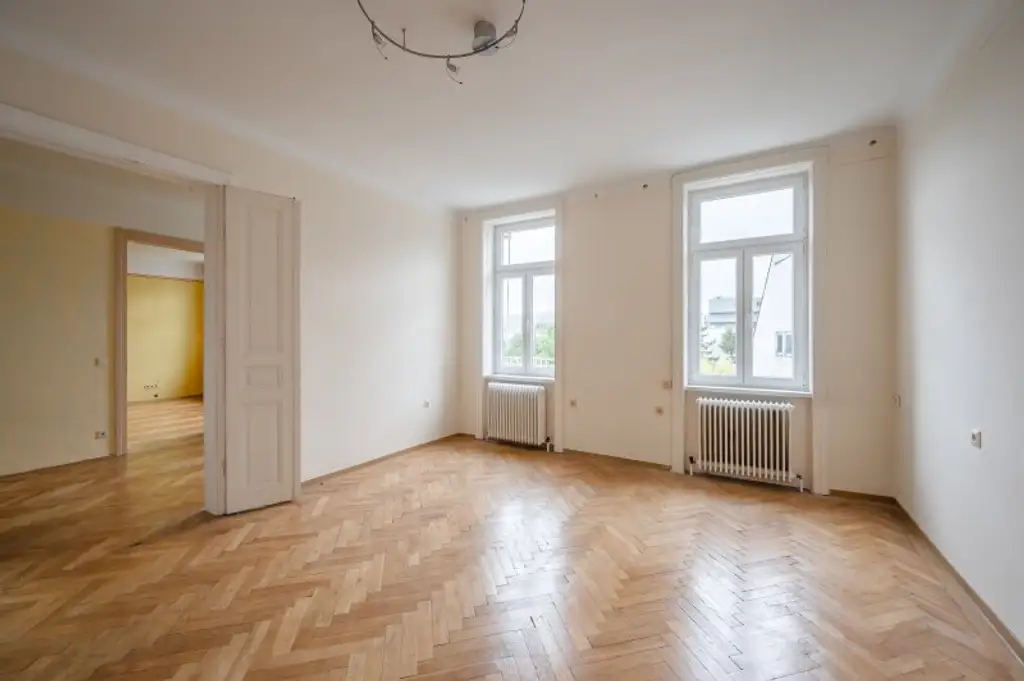 ++1140++ sanierungsbedürftige 3,5 Zimmer Wohnung in Stilvilla! idyllischer Garten!