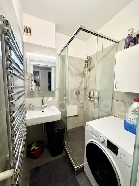 3-Zimmer-Wohnung mit Loggia in U-Bahn Nähe!