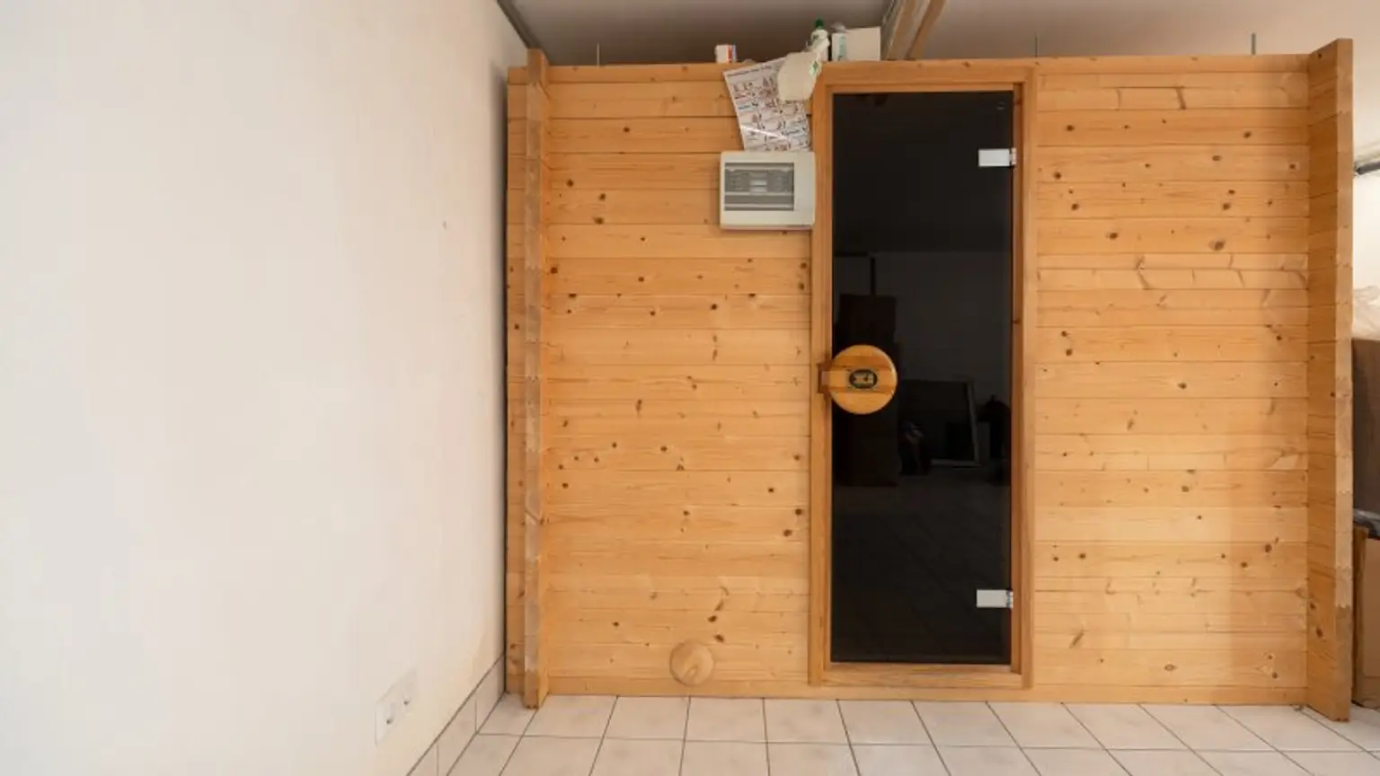 Kapitalanlage mit Potential – 2 Häuser auf Eckgrundstück mit rund 938 m² Grundstücksfläche!