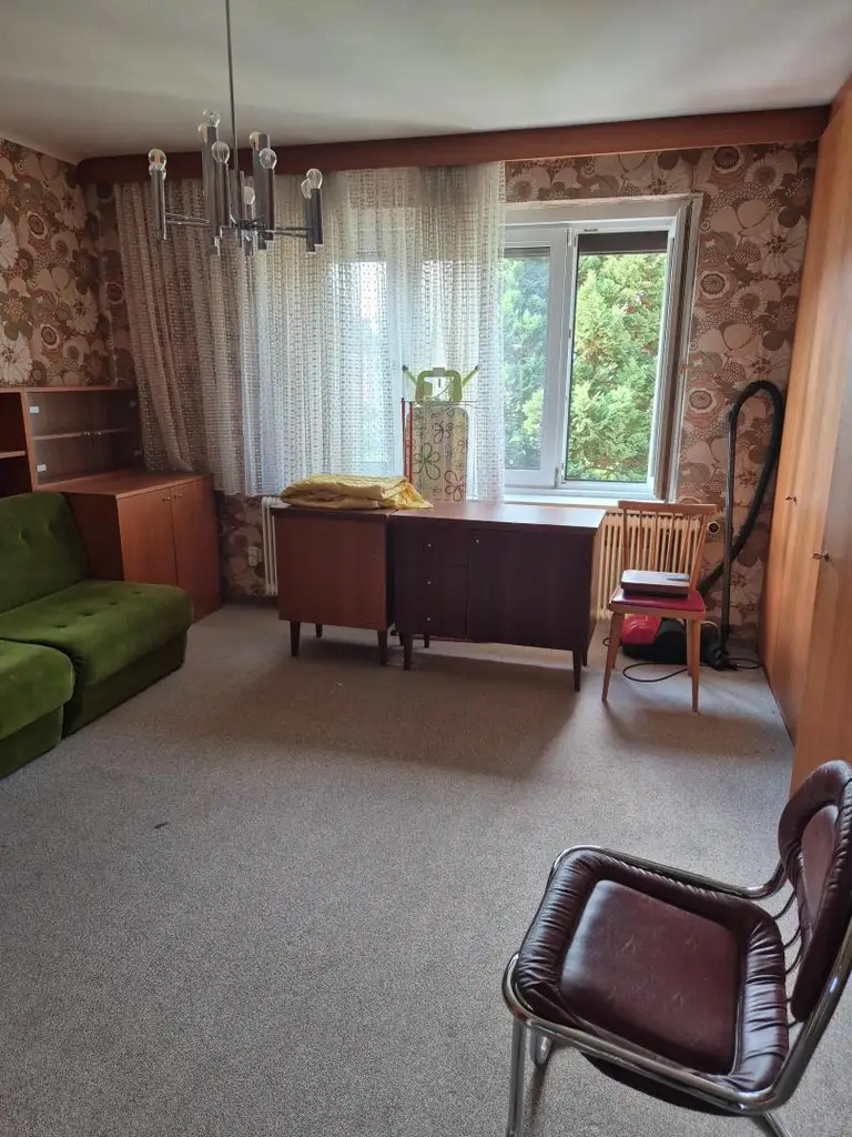 Renovierungsbedürftiges Mittelreihenhaus
