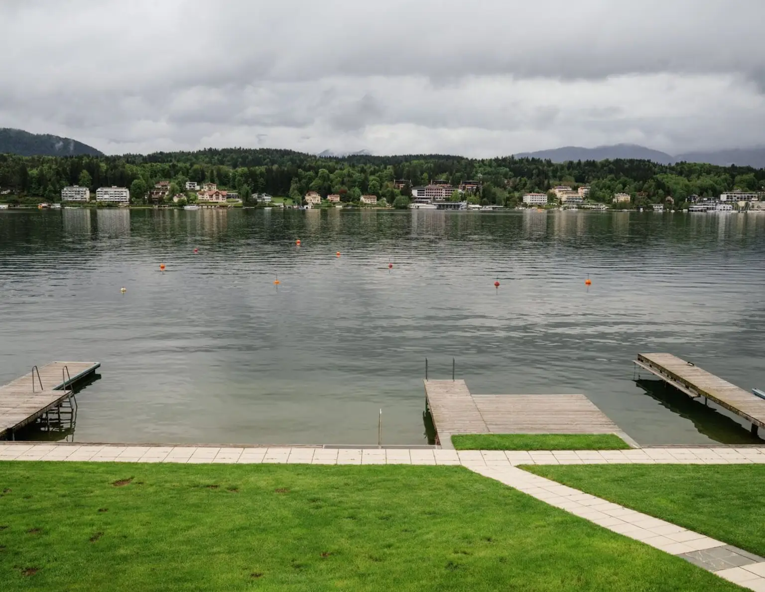 Exklusive Freizeitimmobilie am Wörthersee mit Seezugang und AirBnB-Potenzial