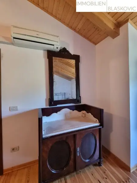 Rarität - Steinhaus auf einem Grundstück mit 17.700 m2 - teilweise touristische Zone!!