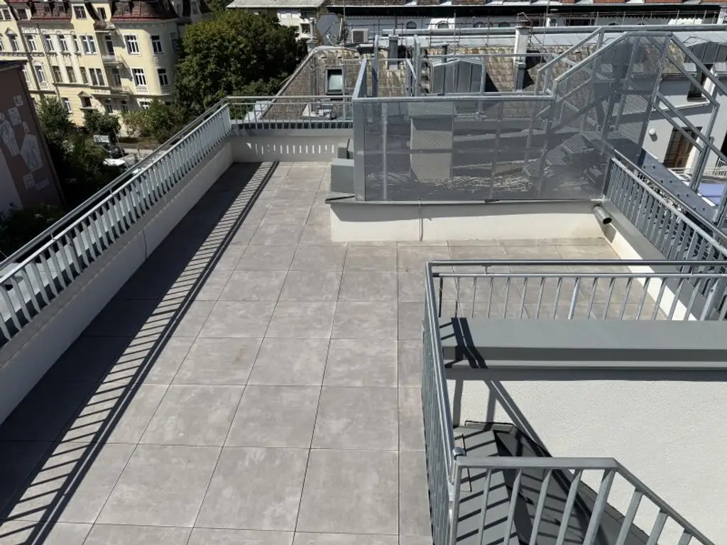 BELGHOFERHAUS 42 - Exklusive 3-Zimmer Penthousewohnung mit direktem Liftzugang und Klimageräten sowie eigener Dachterrasse