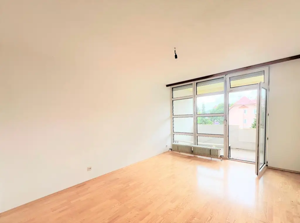 TOLLE WOHNUNG IN RUHIGER LAGE - TIEFGARAGENPLATZ INKLUSIVE
