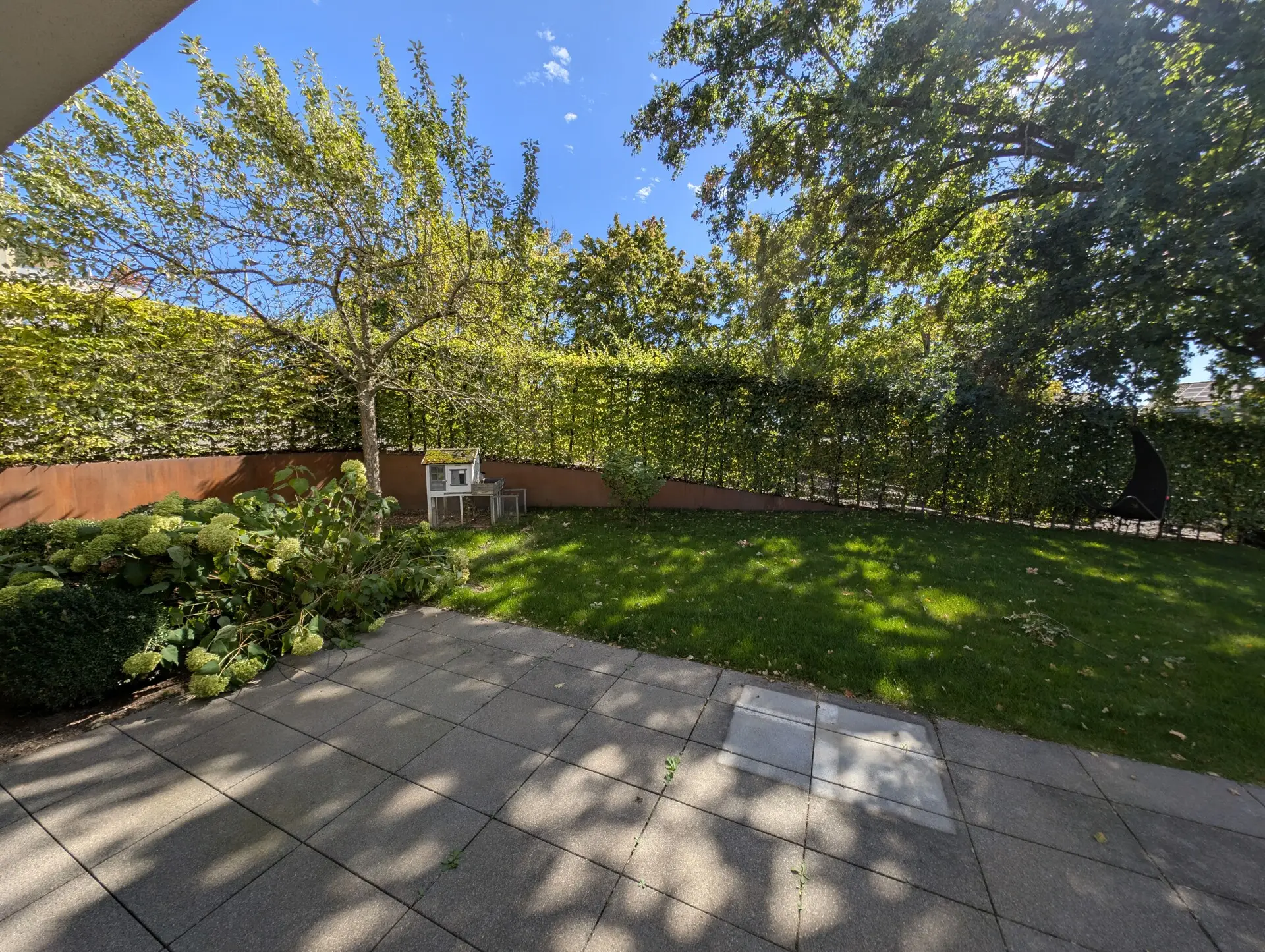 Terrassenansicht Sommer   Foto aus Privatbestand