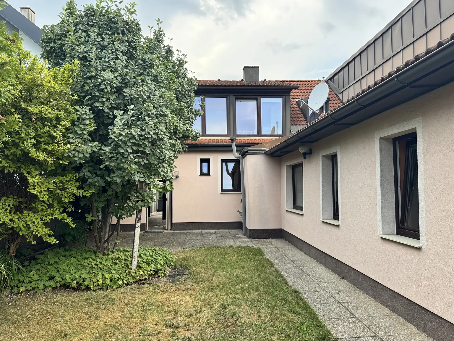 EINMALIGE GELEGENHEIT !!! HAUS MIT ZWEI WOHNEINHEITEN ZUM SUPERPREIS