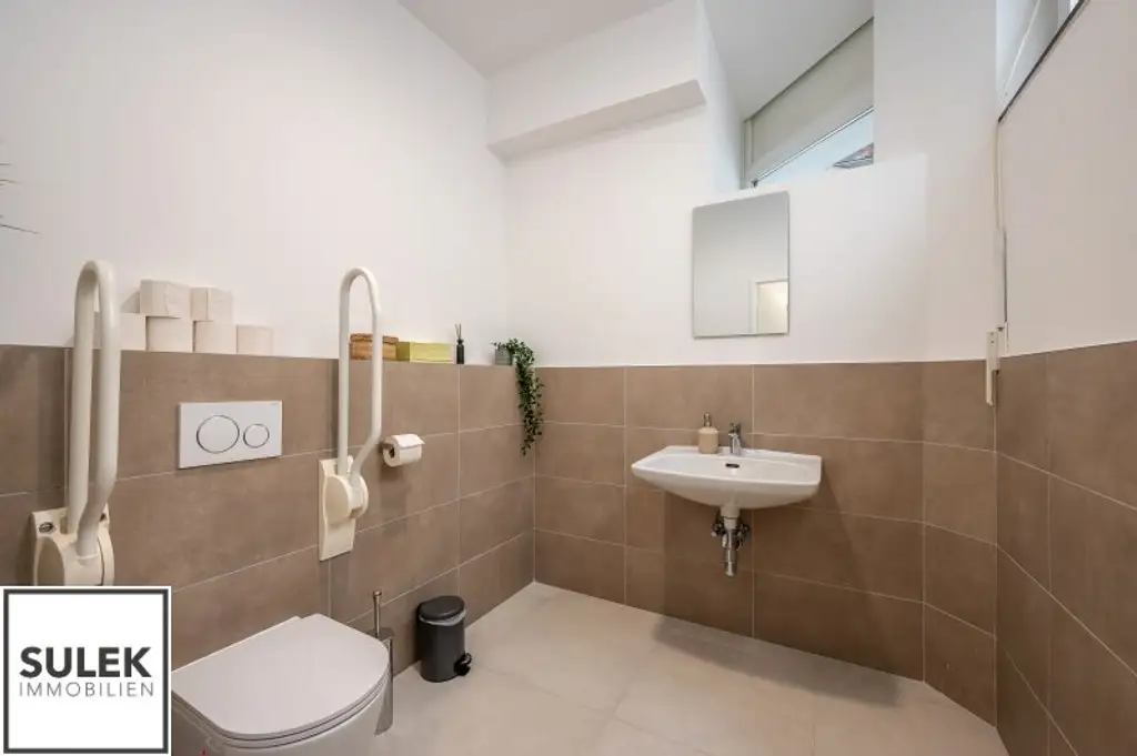 Ihr neuer Unternehmenssitz: Modernes Büro/ Praxisgebäude in Mödling mit Top-Anbindung