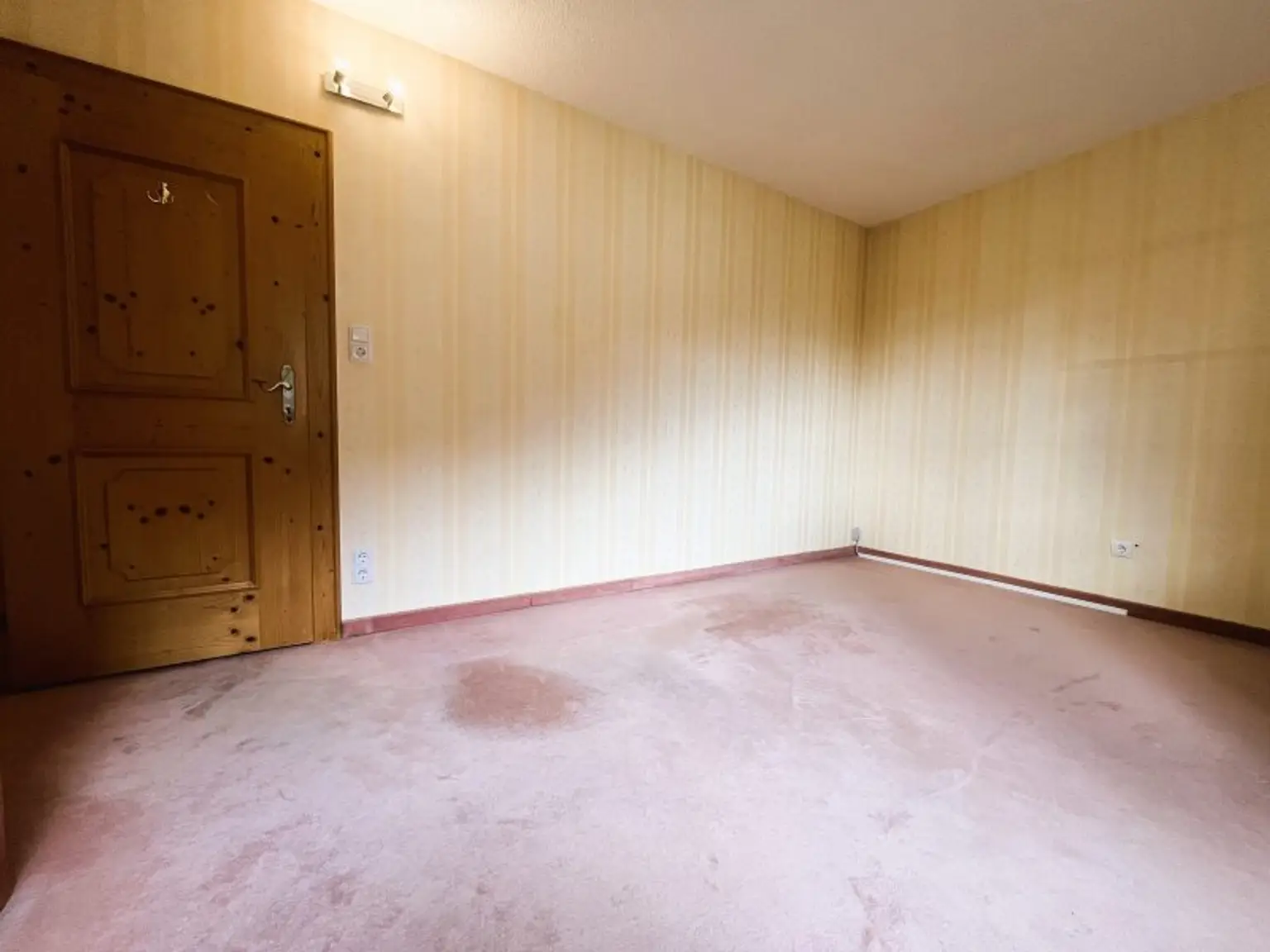 HÖTTING: Charmante, gut eingeteilte 4 -Zimmer Wohnung in BESTLAGE mit Balkon ab sofort zu kaufen!