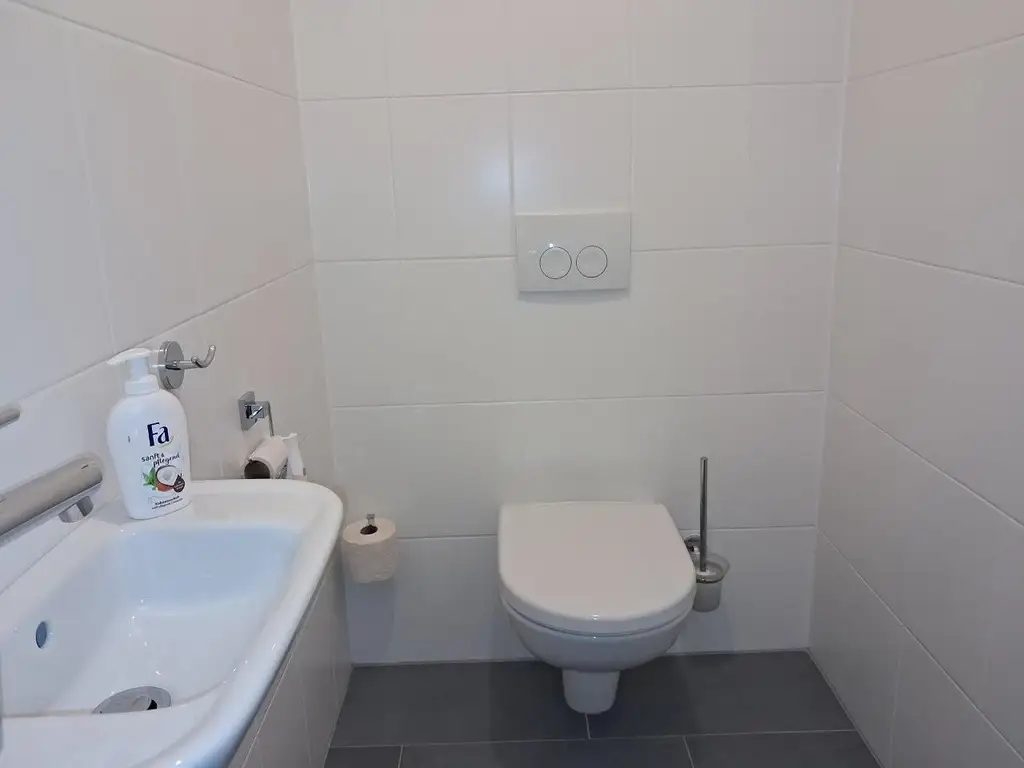 "Neue vollausgestattete - 4-Zimmer-Balkonwohnung Jedlesee"