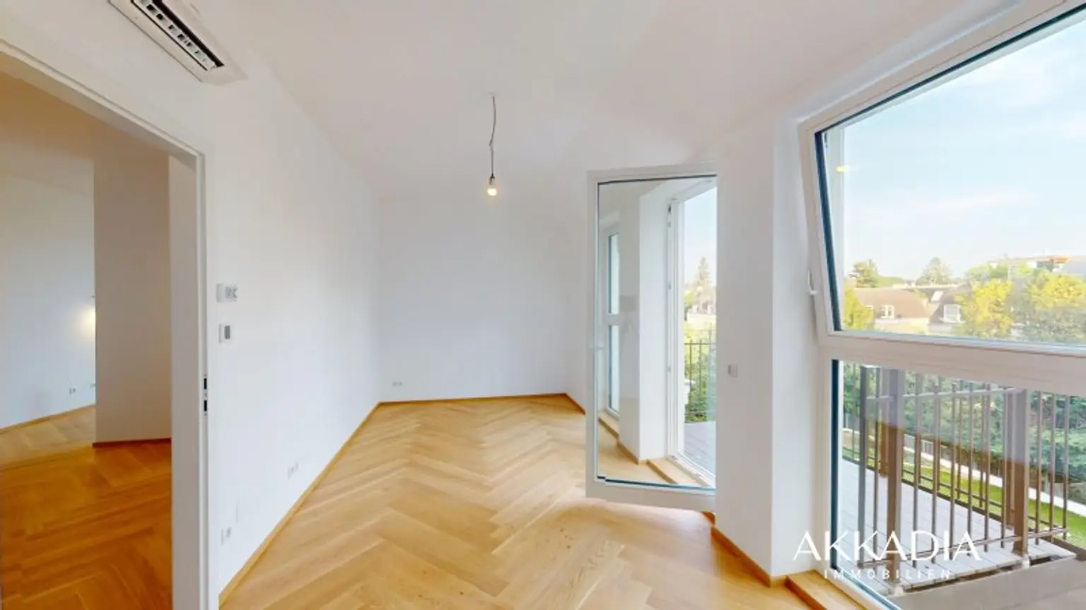 Balkonwohnung in herrschaftlicher Villa I Generalsaniert