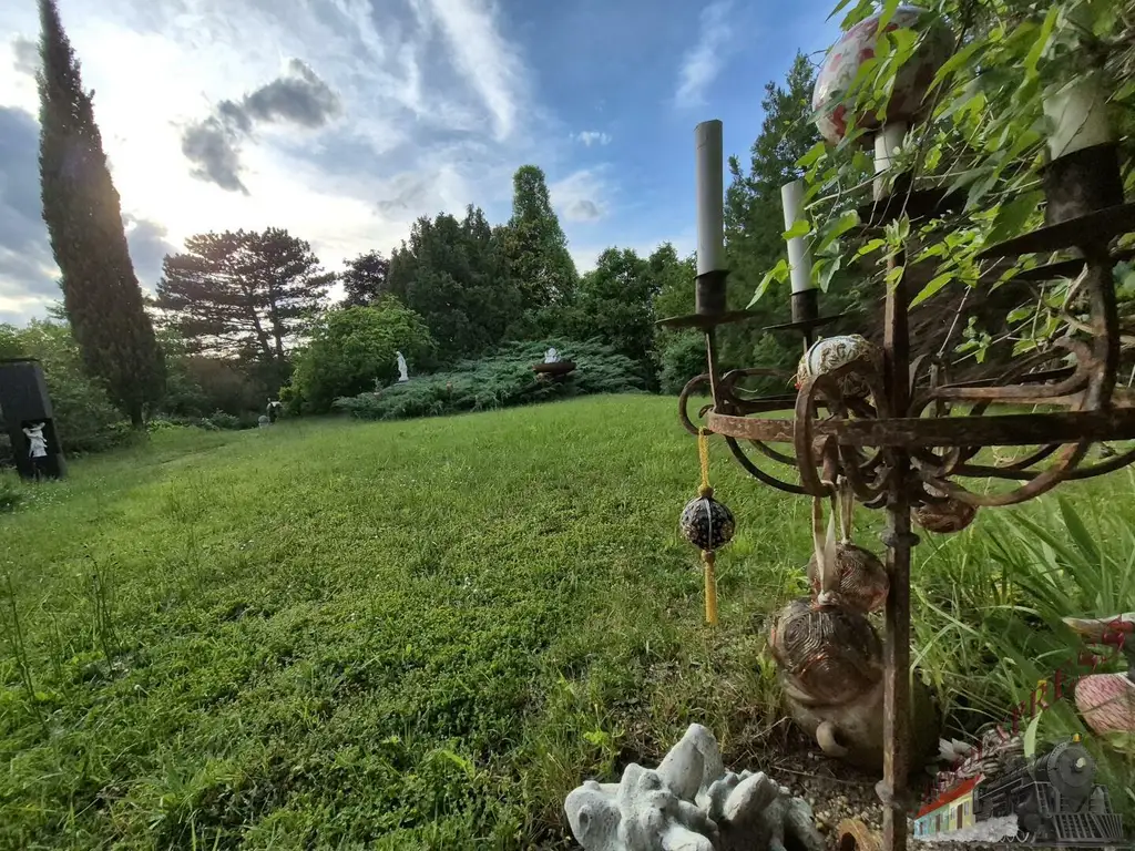 Romantisches Landhaus auf großzügigem Grundstück-Ruhelage