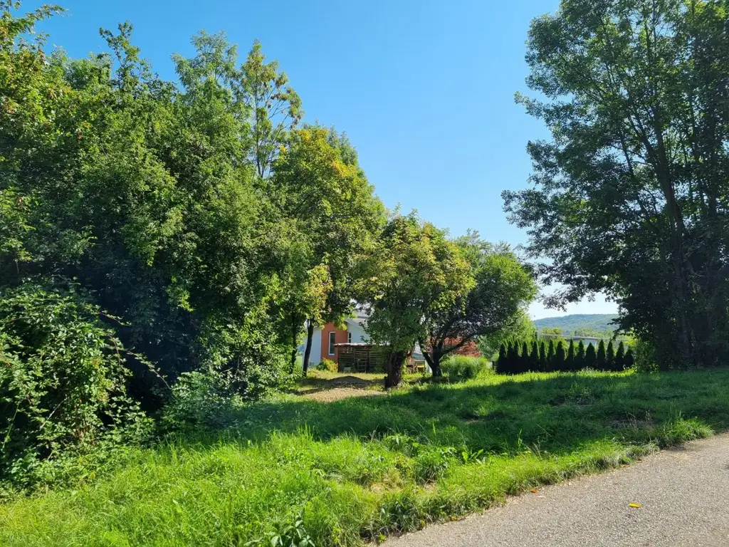 BAUGRUND IN SONNIGER, BELIEBTER LAGE