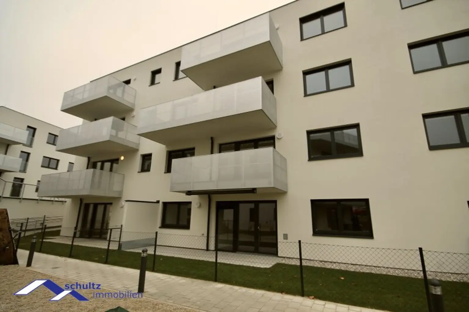 SCHULTZ IMMOBILIEN  - Traumhafte 2-Zimmer Wohnung mit Balkon!