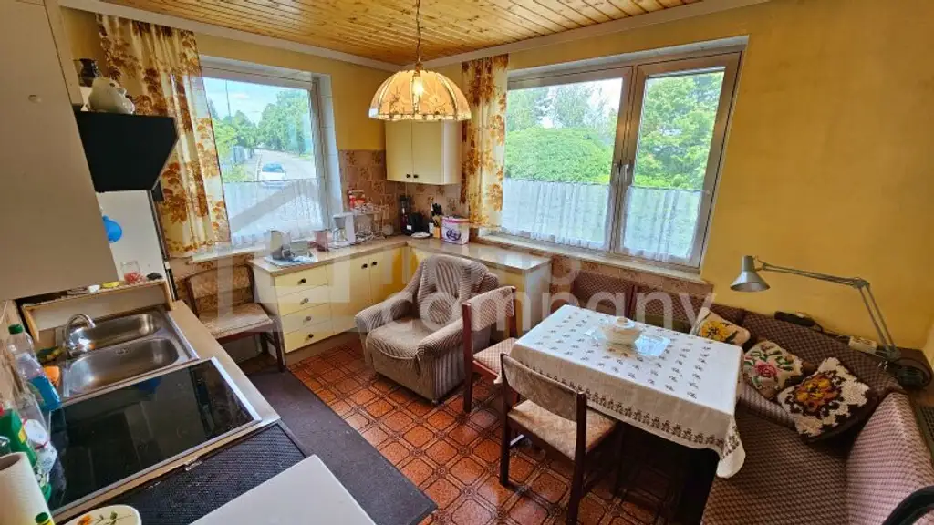 Renovierungsbedürftiges Haus mit idyllischen, großen Garten in Sommerein zu verkaufen!