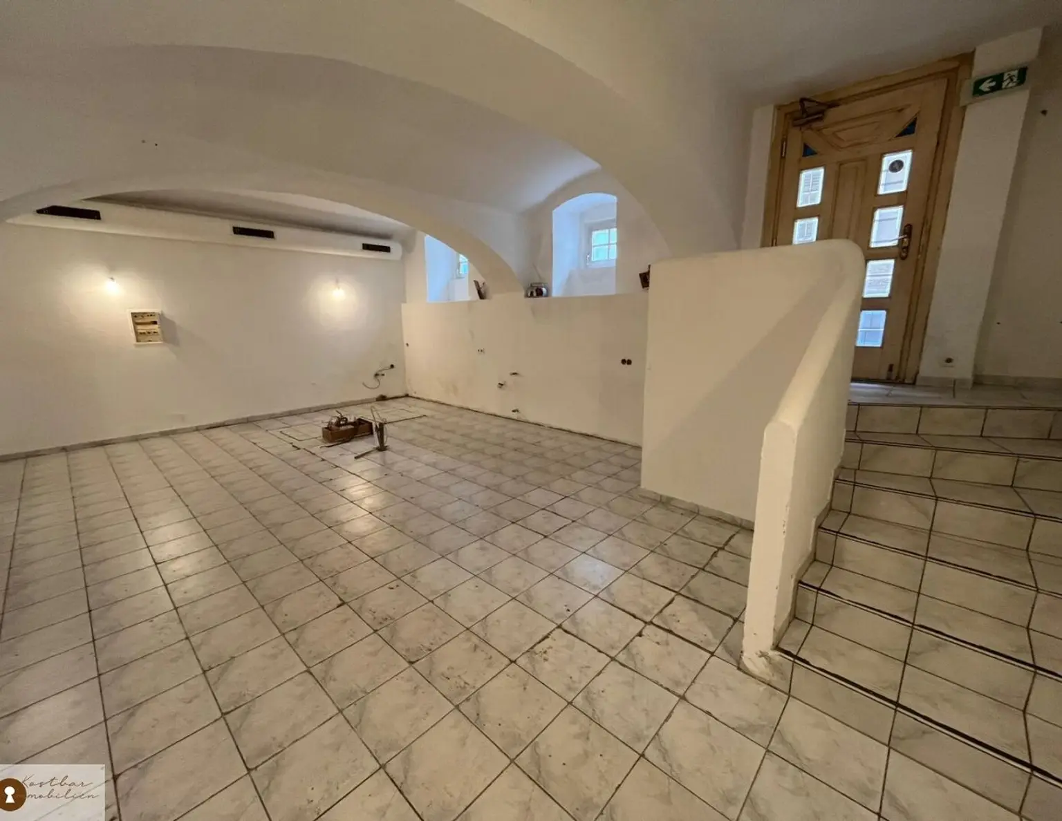 Außergewöhnliches Geschäfts/Vereinslokal/Klubhaus direkt bei der TU- Graz zur Miete.