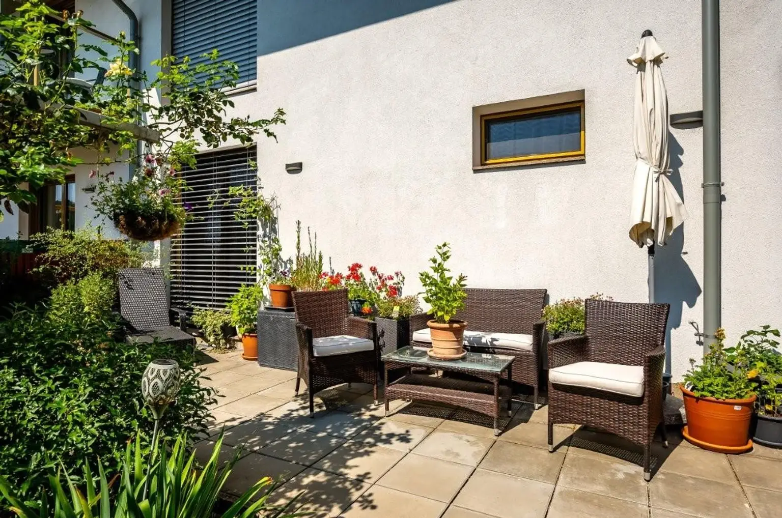 25 Sitzecke im Garten ETW 3004