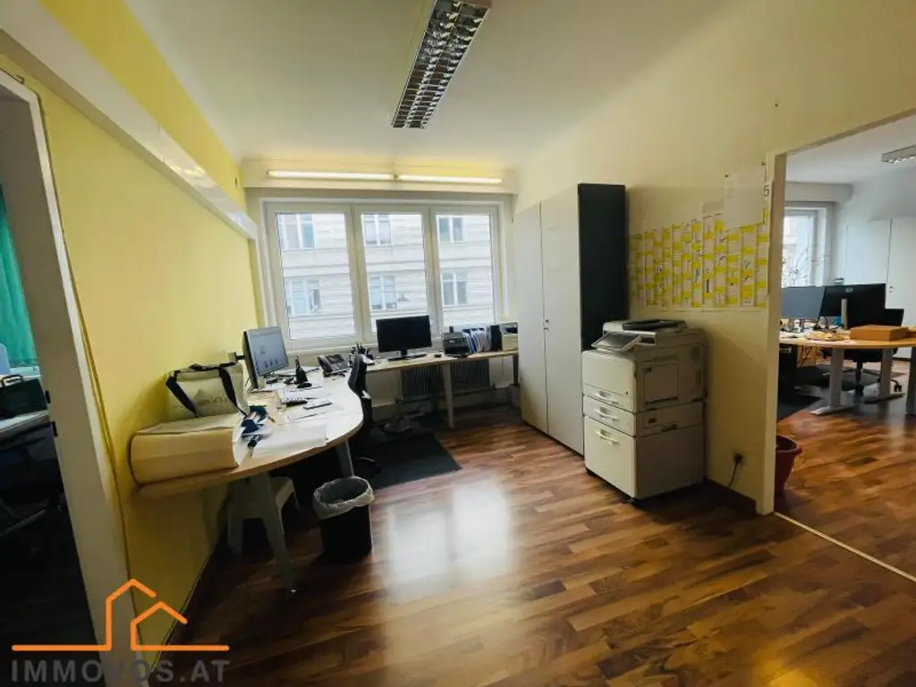 SANIERTES BÜRO IM FREIHAUSVIERTEL - 2 EINGÄNGE - 1. und 3. Stock frei