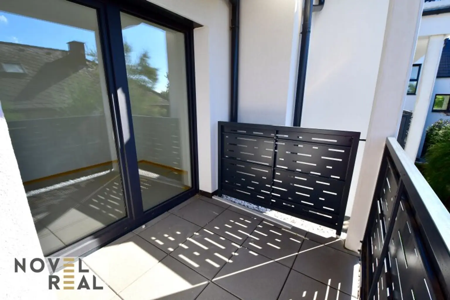 SCHLÜSSELFERTIGES ECKREIHENHAUS - 136 m² - ZIEGELMASSIV - AUF EIGENGRUND - UNVERBAUTER FERNBLICK
