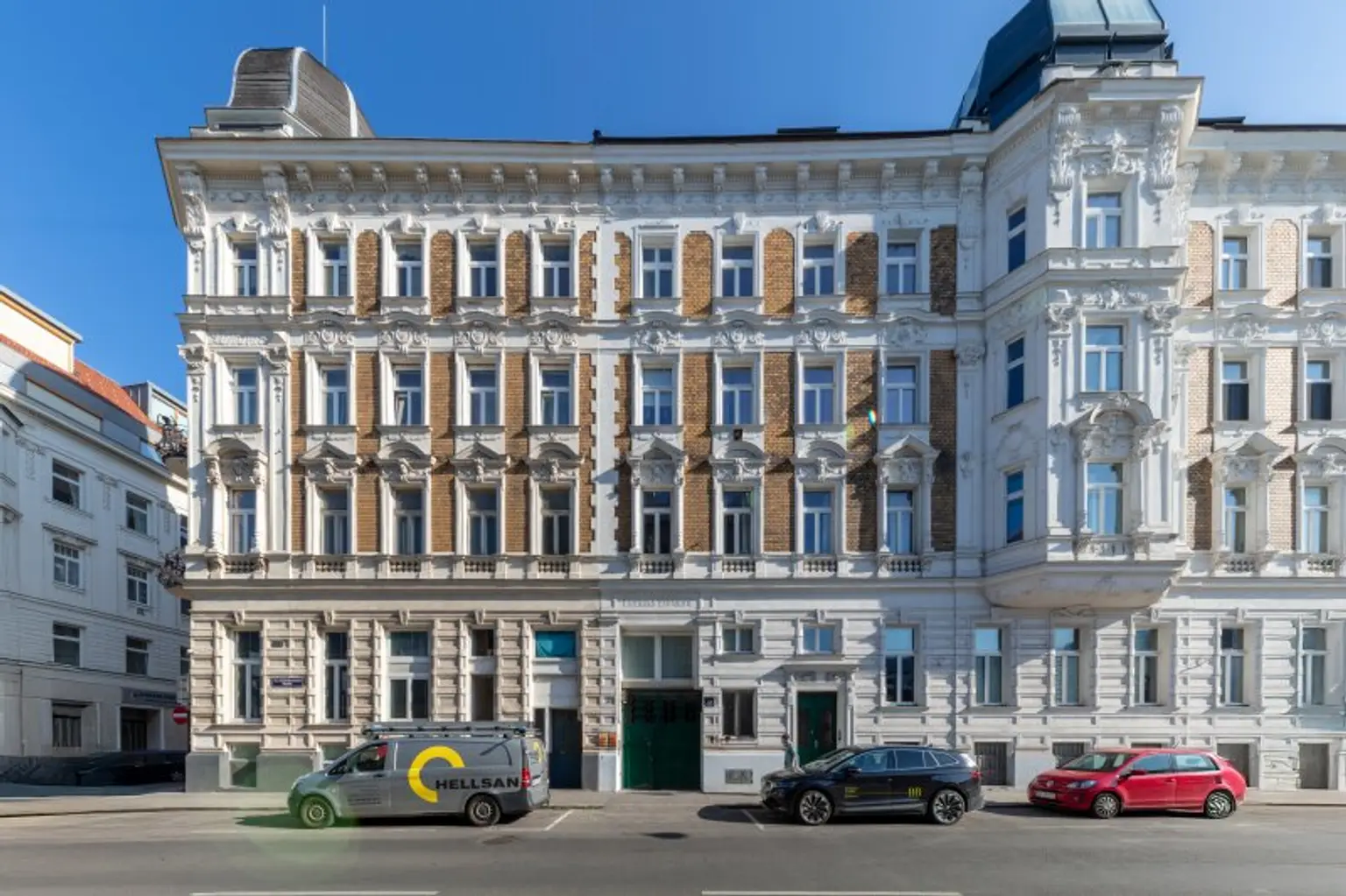 Stilvolle Loft-Wohnung mit Westbalkon & Premiumausstattung in historischem Fabriksgebäude