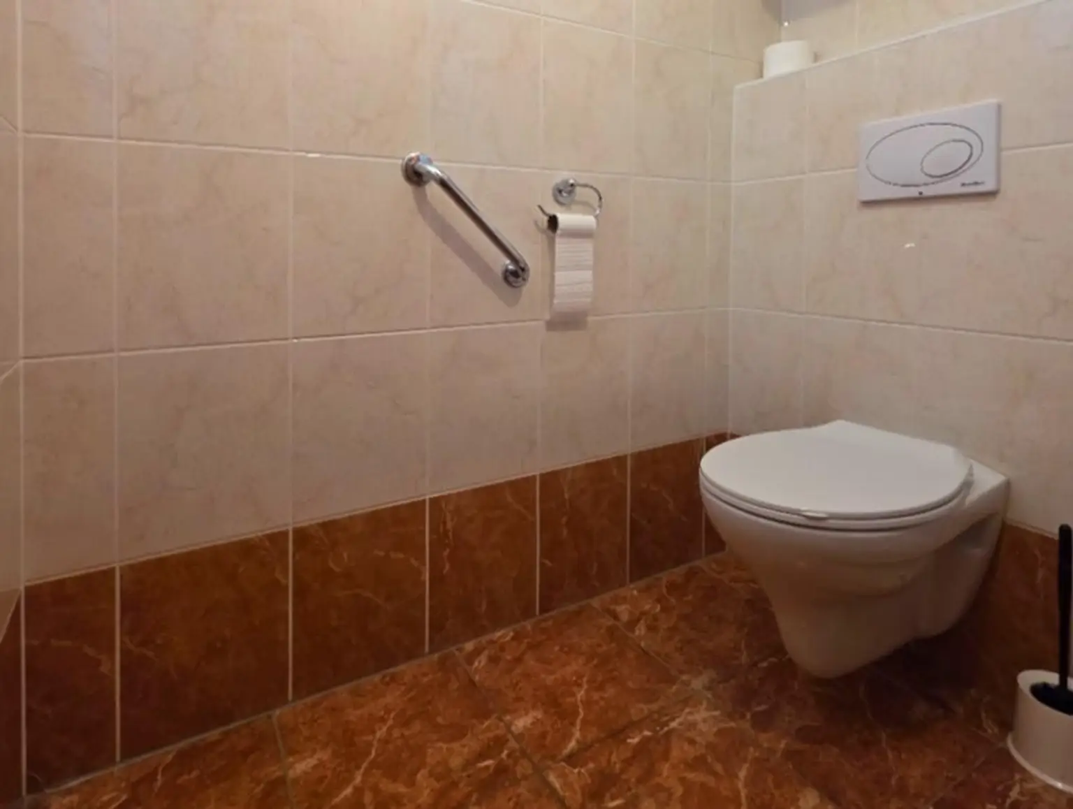 9 2000 ETW Toilette