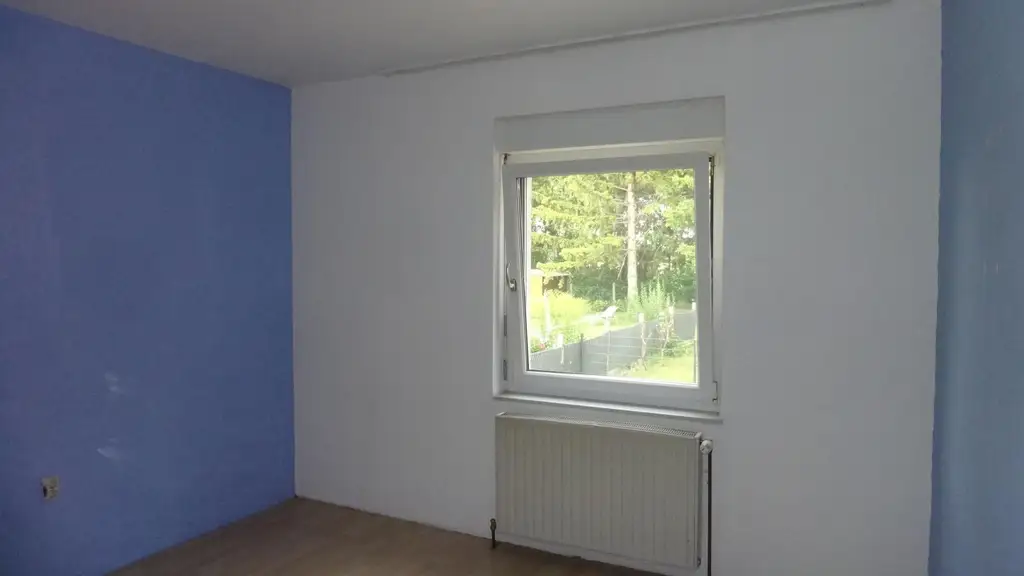 * Gelegenheit *  Einfamilienhaus mit viel Wohnfläche, Keller und Garten!