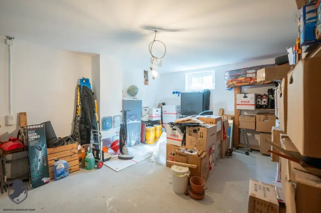 Exklusives Niedrigenergie-Einfamilienhaus mit Vollkeller auf 1.008 m² Grundstück in ruhiger Bestlage von Pixendorf