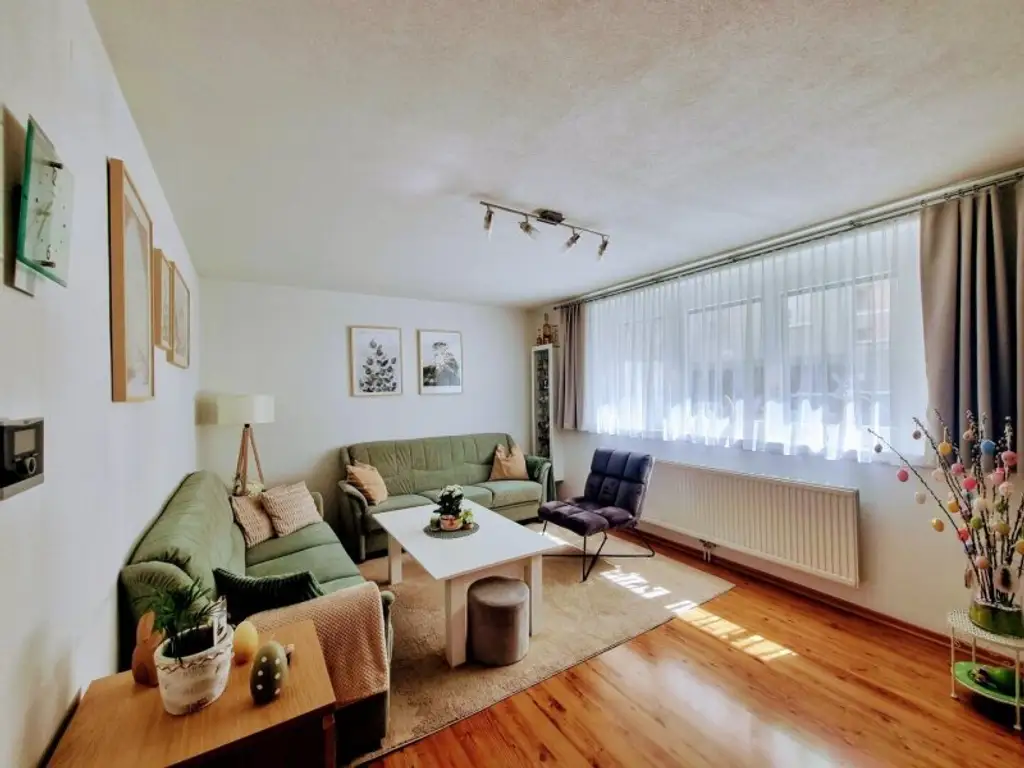 Bereit für den Einzug - Zentrale 3-Zimmer-Wohnung mit separater Küche - Ideal für Familien oder WGs!