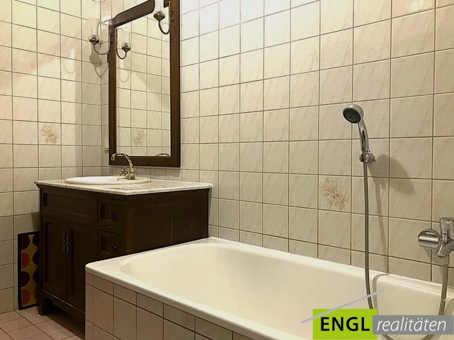 Badezimmer mit Wanne