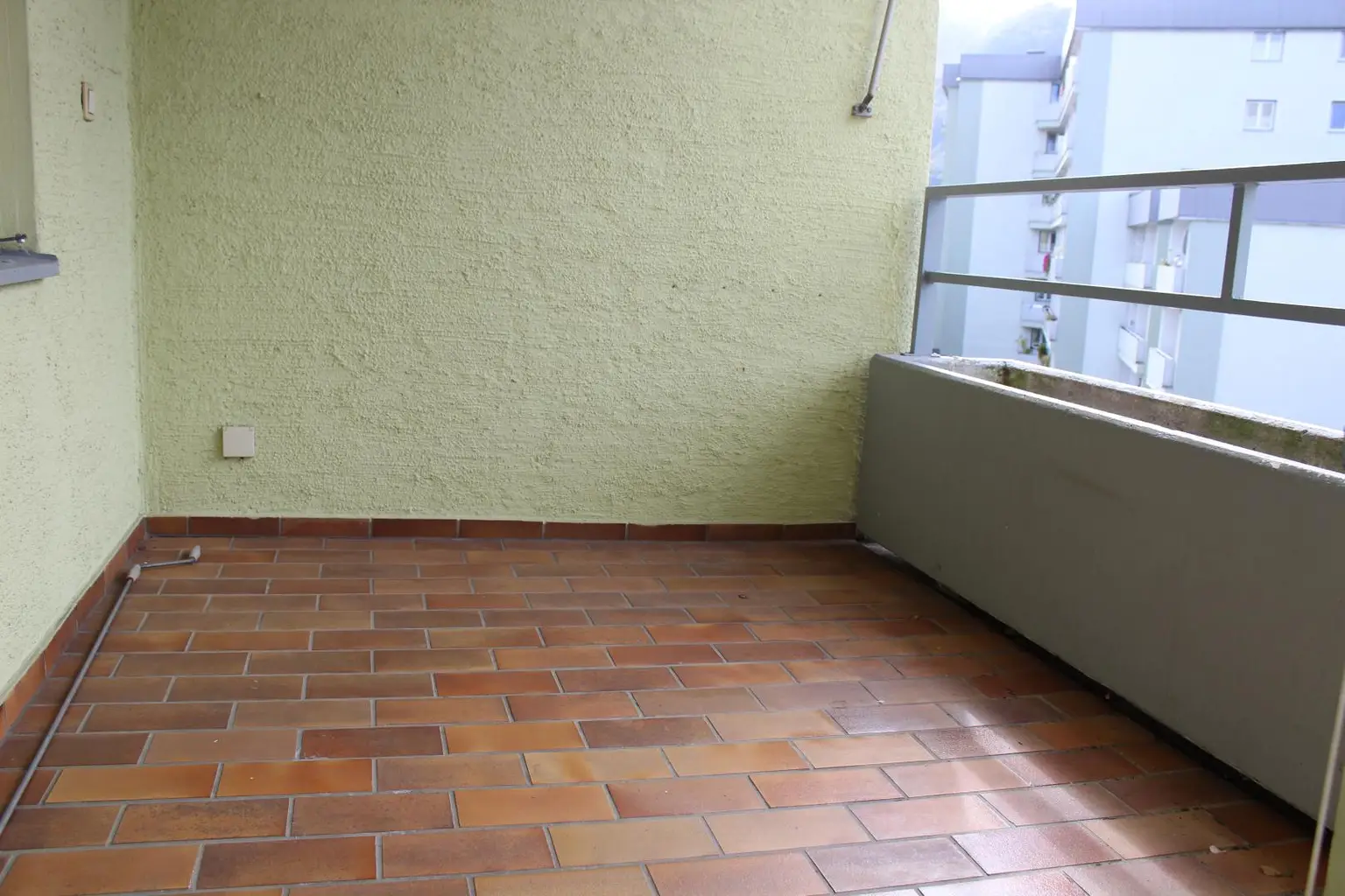 Helle, lichtdurchflutete 3-Zimmer-Wohnung mit Loggia & Balkon in Hallein – Burgfried-Süd