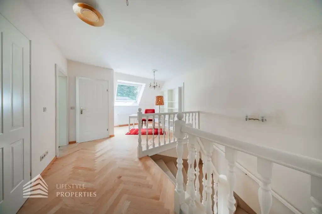 Beeindruckende Villa mit gepflegten Garten und Pool