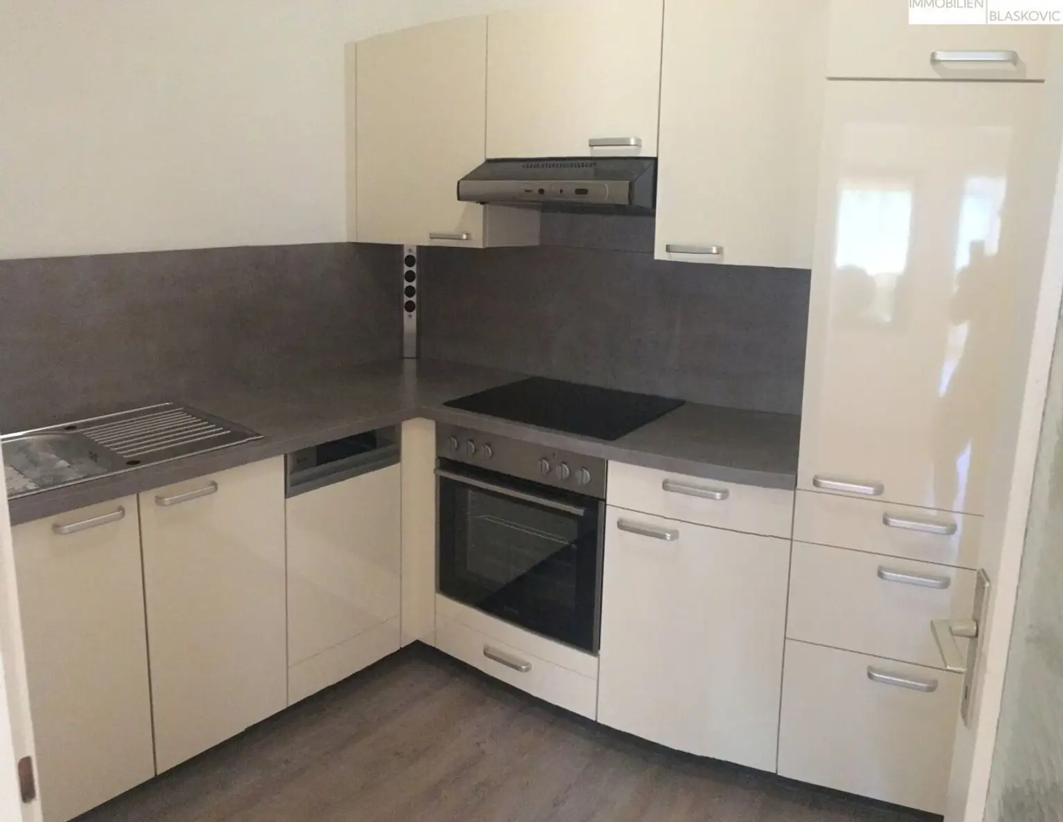 Zentral gelegene 2,5-Zimmer-Wohnung - Nähe Klinikum und Stadtzentrum - WG-tauglich!