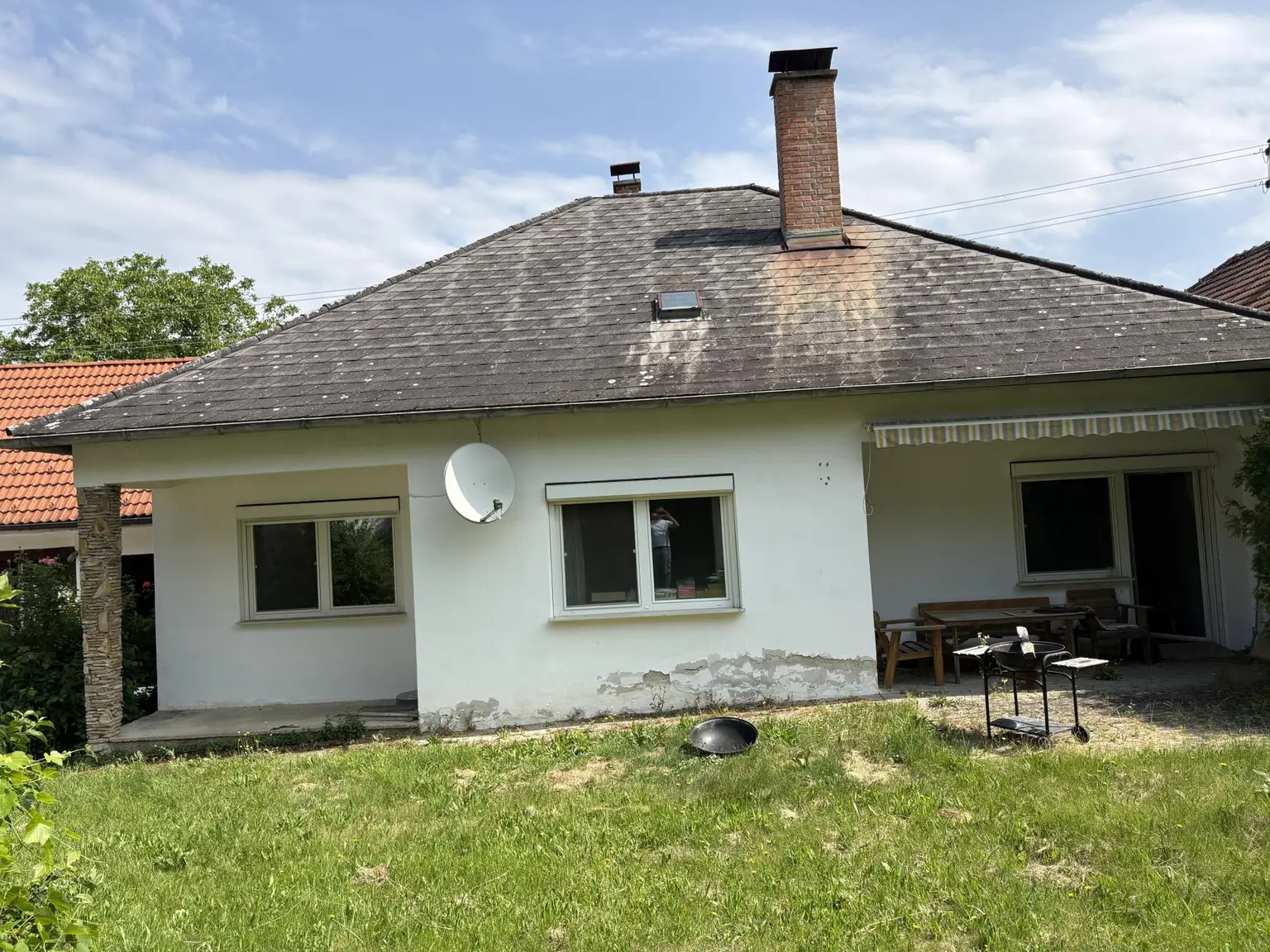 2 Einfamilienhäuser mit Nebengebäuden auf großem Grund!