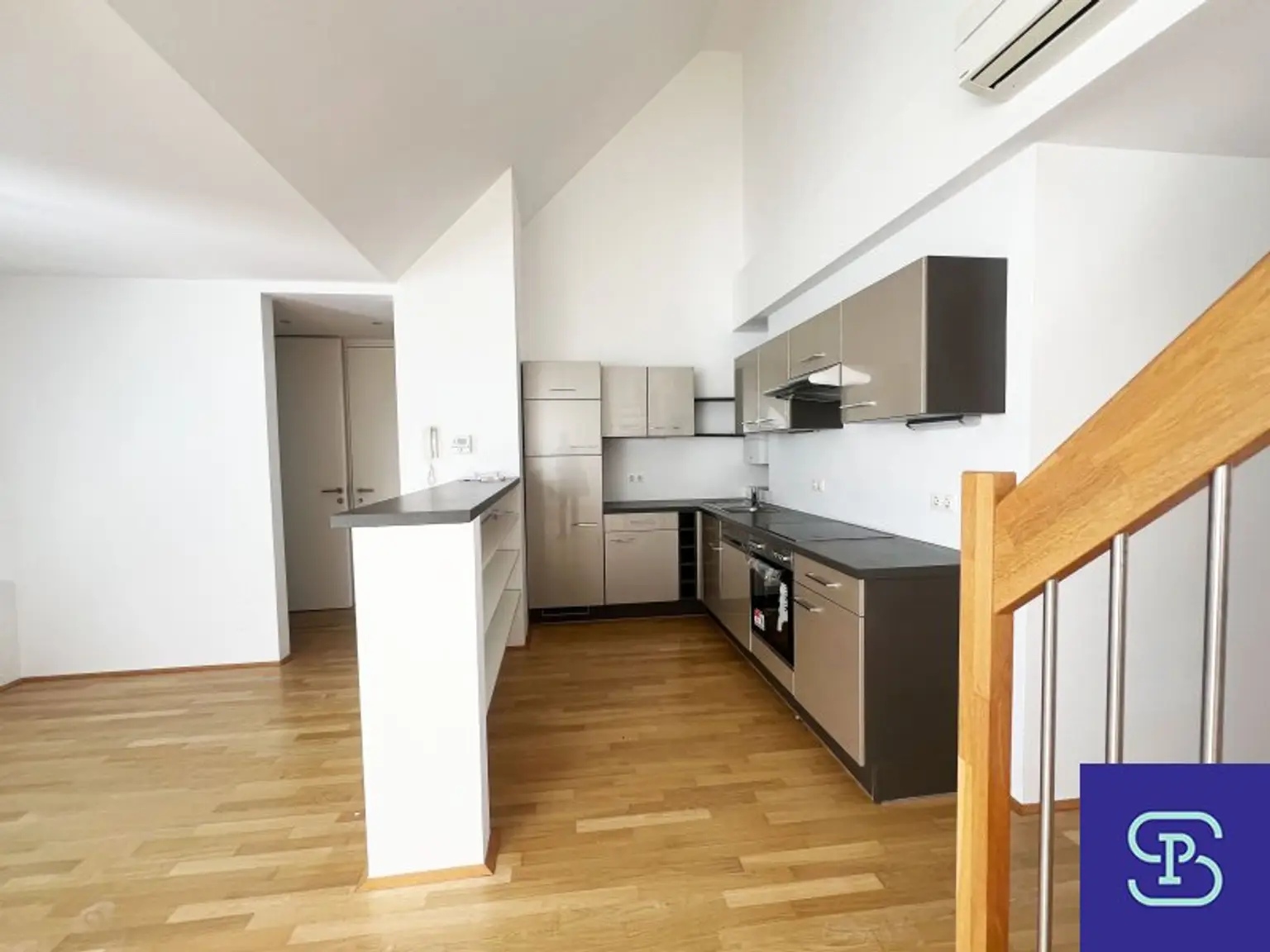 Sanierte 104m² Maisonette-Dachwohnung mit Terrasse und Klima - 1150 Wien