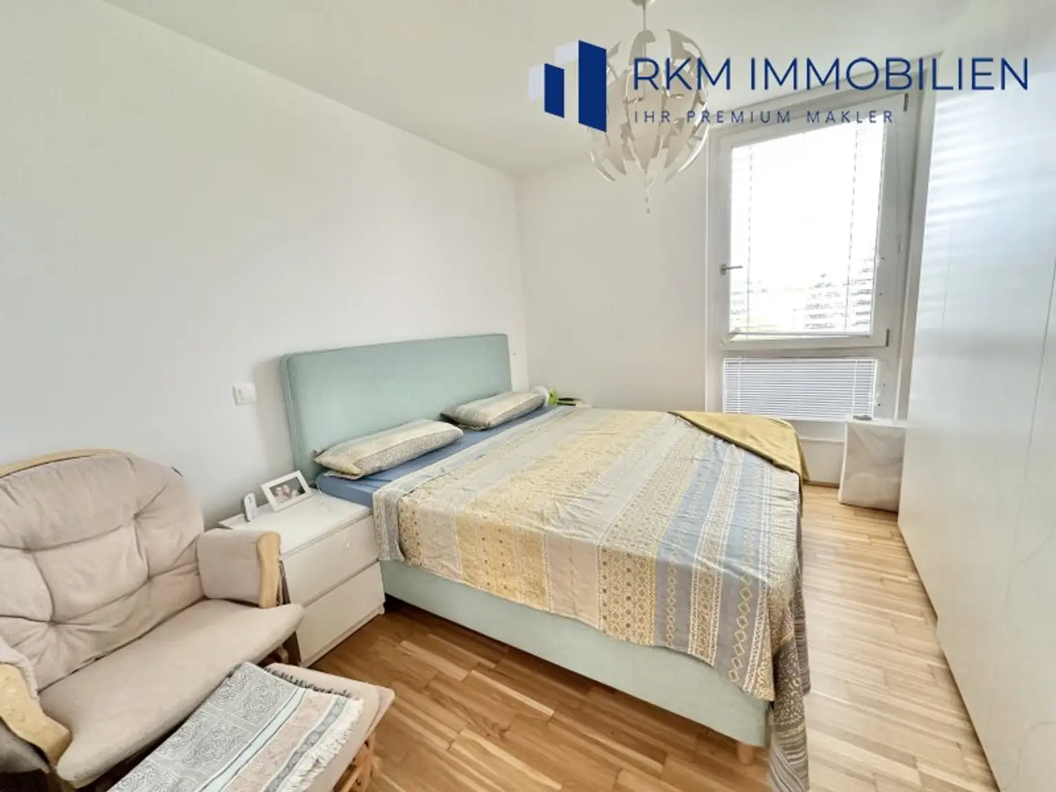 Neuwertige Dachgeschoßwohnung mit Balkon in 1130 Wien – Ihr neues Zuhause!