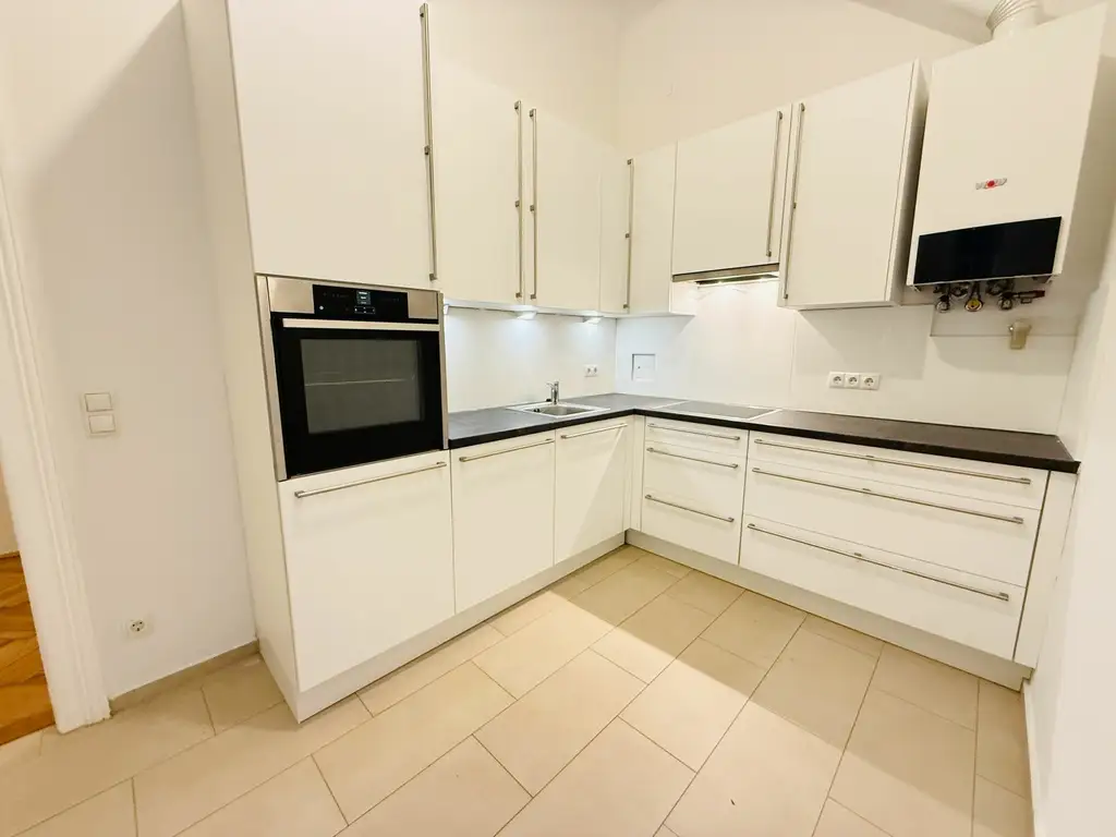 TOPLAGE - NÄHE AUGARTEN | PERFEKTE 5 ZIMMER | TRAUMHAFTER ALTBAU | U-BAHN NÄHE