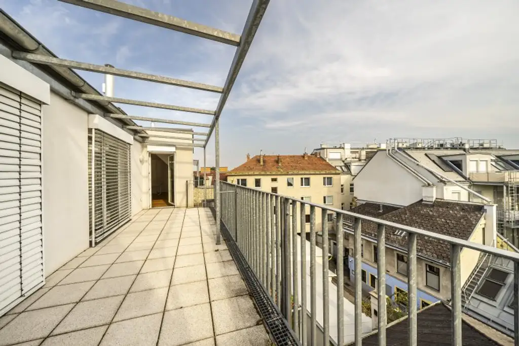 SAARPARK - AUSBLICK** Dachgeschosswohnung mit Innenhofterrasse **