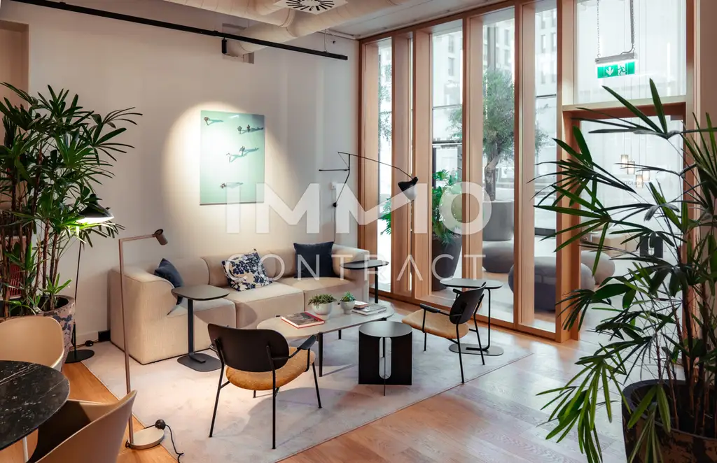 TOP-Ausblick: City mit Stephansdom, Donaukanal, Prater. Concierge, Party & BBQ Lounge, Pool usw.