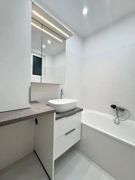 WUNDERSCHÖN SANIERTE WOHNUNG DIREKT AM AUGARTEN - ANKOMMEN UND WOHLFÜHLEN!