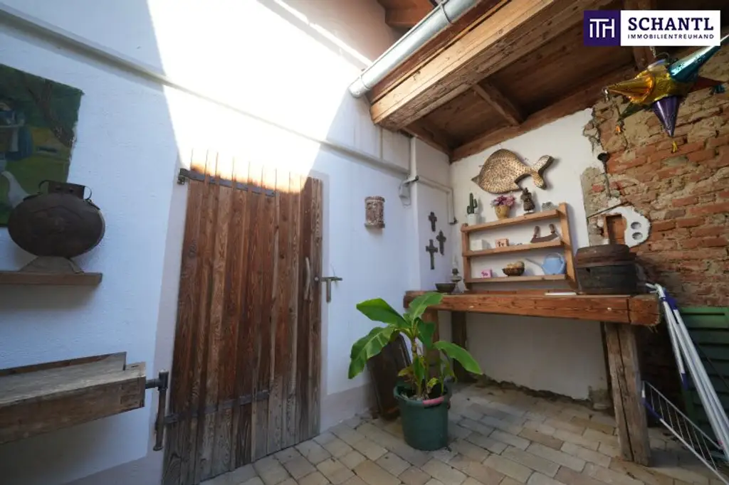 SENSATIONELLES JUWEL! Exklusiver Vierkanthof im Thermenland Steiermark – Wohnen, Reiten & Leben mit Pool und Natur!