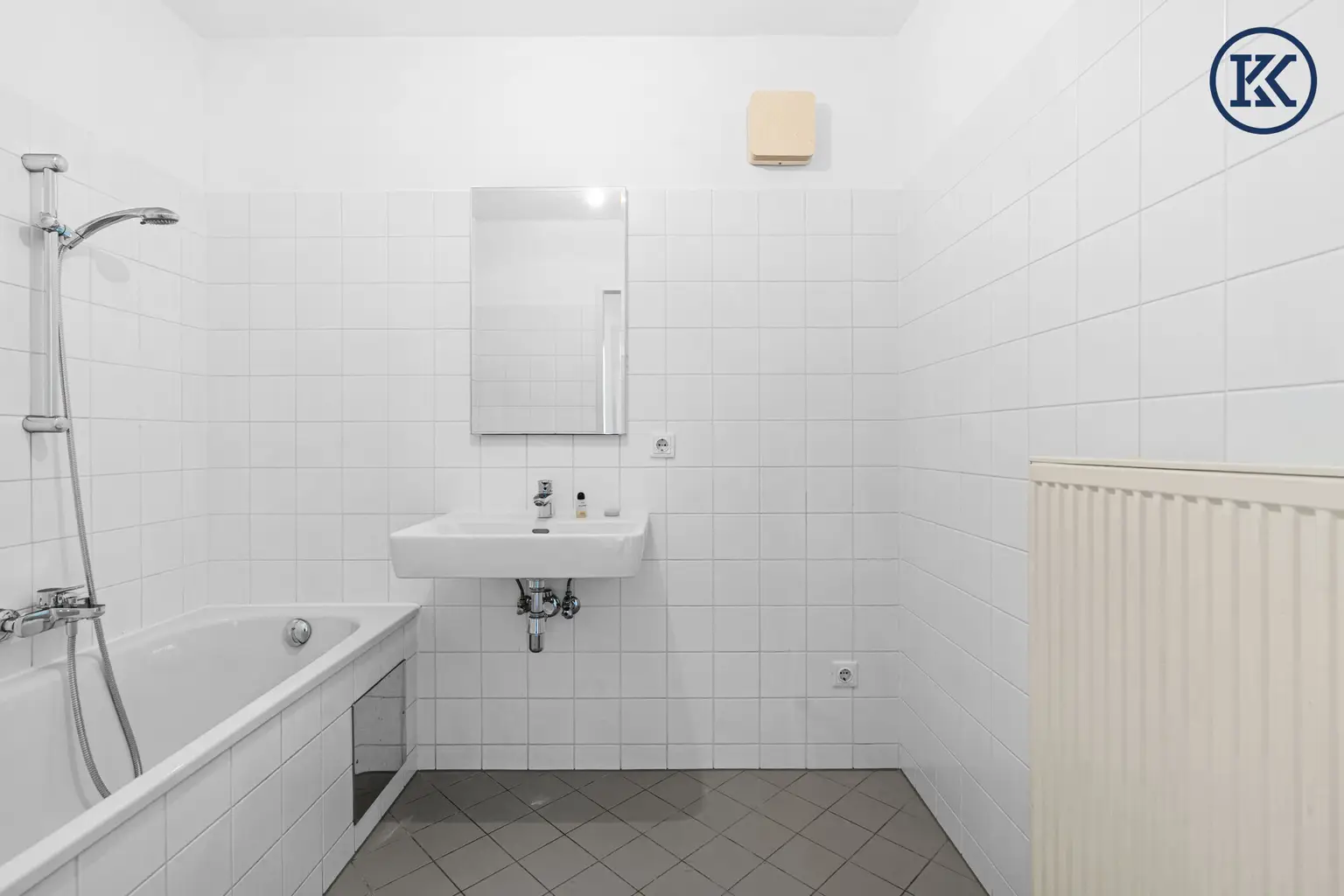 Mit atemberaubendem Blick auf das Wasser aus dem 30. Stock