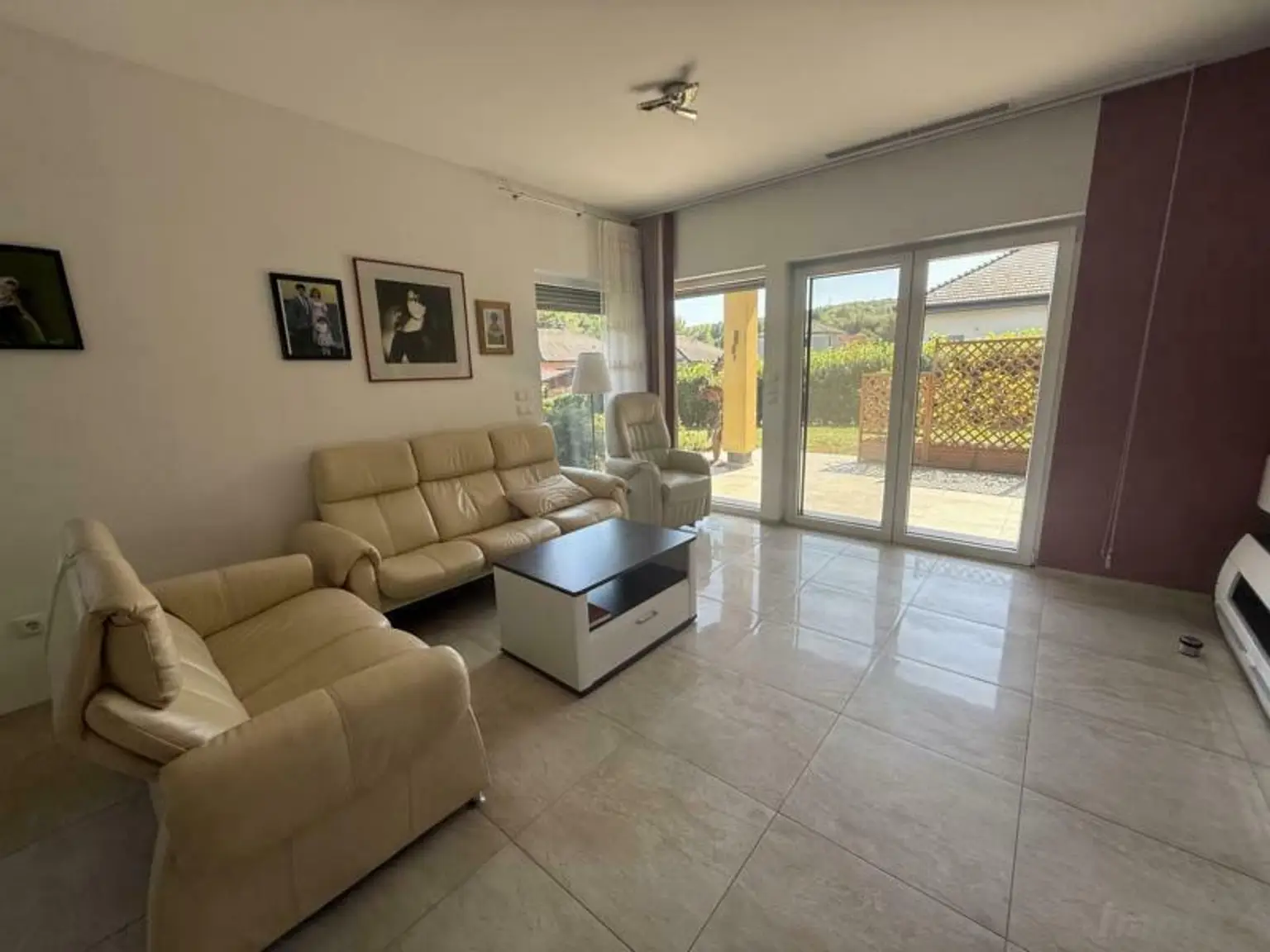 *** Eleganter und stilvoller Bungalow in begehrter Siedlungslage *** unmittelbare Nähe zur Stadt Feldbach ***