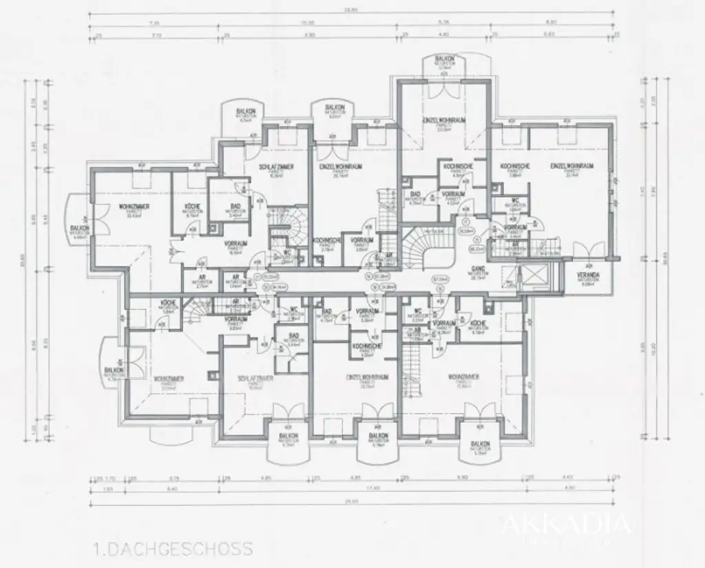 Elegante Dachgeschosswohnung mit Gartenblick, Terrassen und Garage