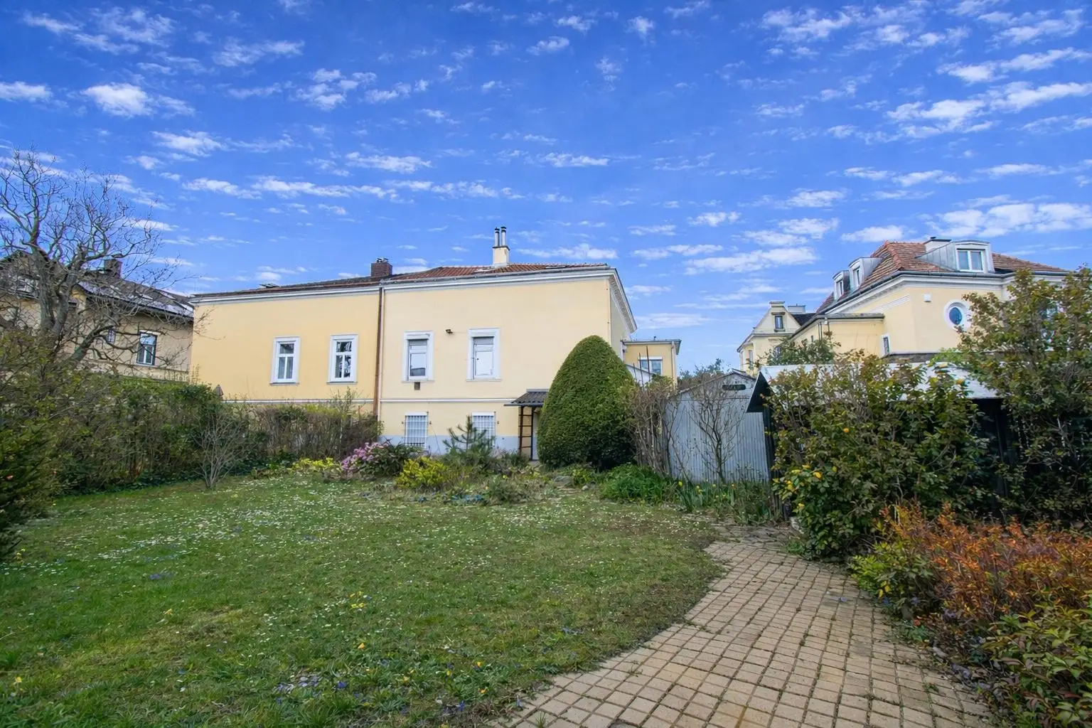 Bild 2, Außenansicht Rückseite, Garten