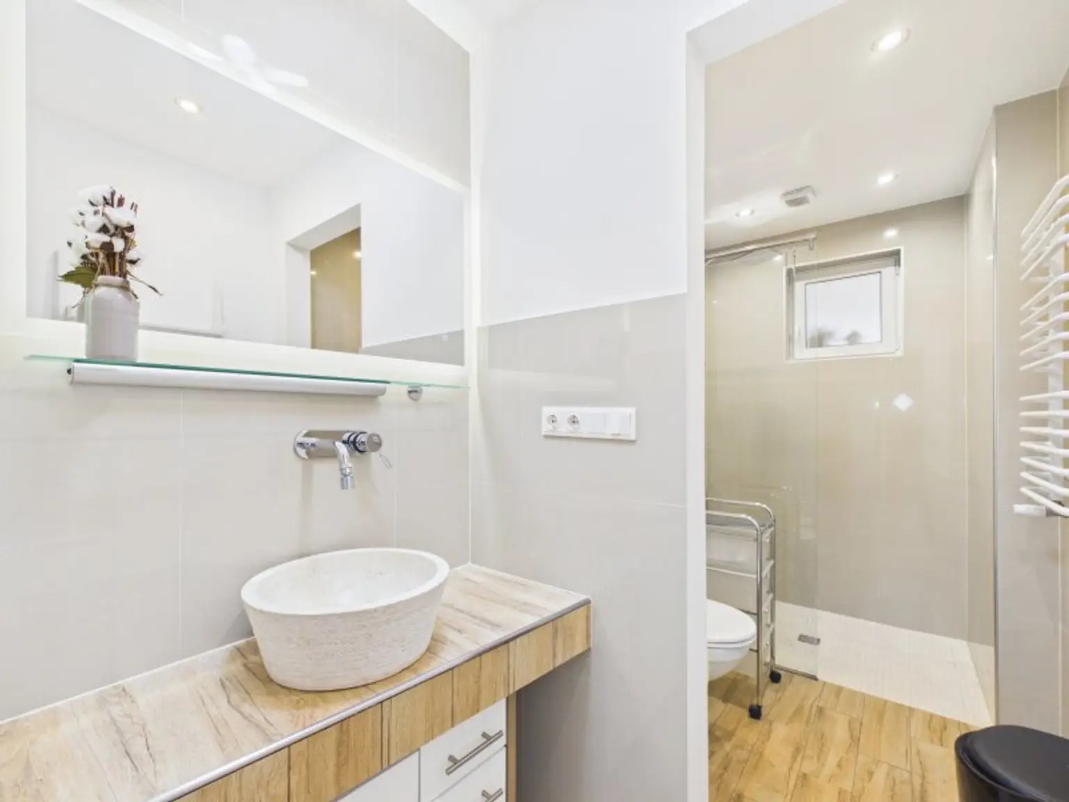Badezimmer Wohneinheit 1