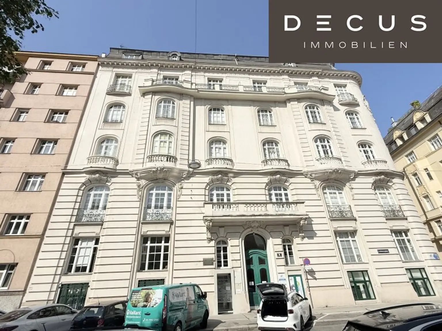 | AB SOFORT | ERSTBEZUG NACH SANIERUNG | SCHÖNER ALTBAU | NAHE ROCHUSMARKT | KEINE WGS | BESICHTIGUNGEN MÖGLICH