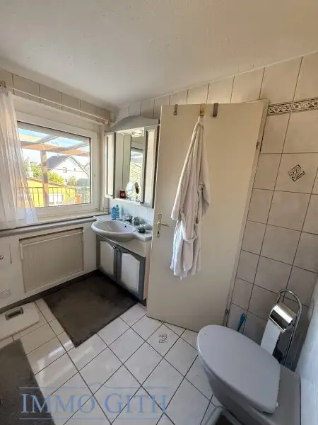 ELEGANTES STADTHAUS MIT GARTEN IN RUHIGER SACKGASSE NÄHE S-BAHN „WIEN KAISEREBERSDORF“ – IN 1110 WIEN ZU KAUFEN!